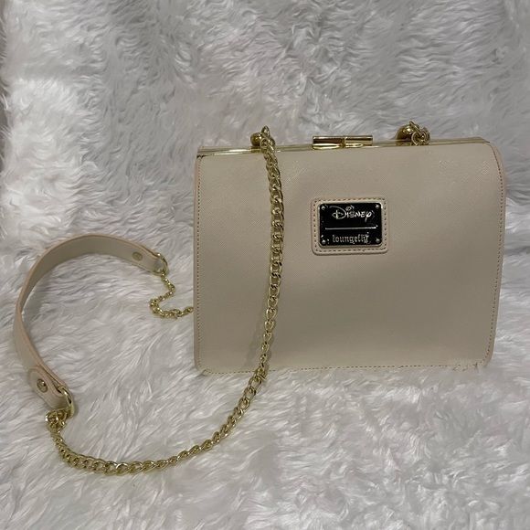 SOLD - Rare Loungefly Evil Queen Poison Apple Clasp Crossbody Purse - Picture 2 of 7